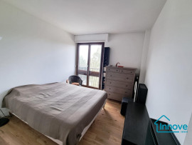 
                                                                                        Vente
                                                                                         Dernier étage, appartement 109 m² 3/4 chbres centre ville