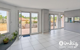 
                                                                                        Vente
                                                                                         dernier étage possibilité 2 logments indépenants