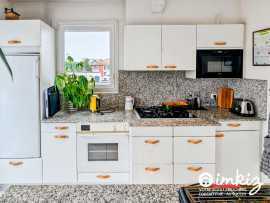 
                                                                                        Vente
                                                                                         dernier étage possibilité 2 logments indépenants