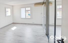 
                                                                                        Vente
                                                                                         dernier étage possibilité 2 logments indépenants