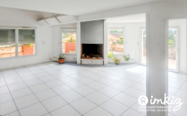 
                                                                                        Vente
                                                                                         dernier étage possibilité 2 logments indépenants