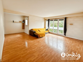 
                                                                                        Vente
                                                                                         dernier étage T4 / T5 ,possibilité 4 chambres