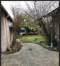 
                                                                                        Location
                                                                                         Deux chambres à louer dans une maison avec jardin