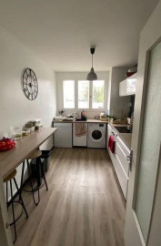 
                                                                                        Colocation
                                                                                         Deux chambres dispos dans coloc 88m²