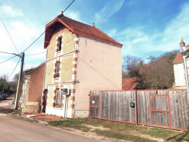 Vente
Deux maisons de village avec du potentiel