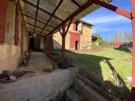 Vente
Deux maisons en pierre à rénover, un hangar et p