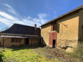 Vente
Deux maisons en pierre à rénover, un hangar et p
