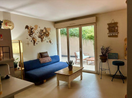 
                                                                                        Location
                                                                                         Deux pièces à louer