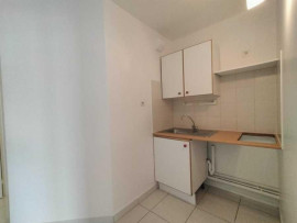 
                                                                                        Location
                                                                                         Deux pièces à louer Paris 18ème