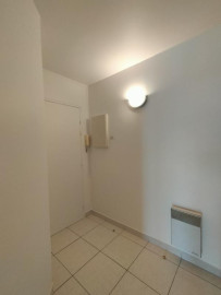 
                                                                                        Location
                                                                                         Deux pièces à louer Paris 18ème