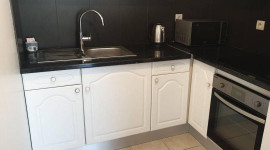 
                                                                                        Location
                                                                                         Deux pièces meublés, lumineux et calme avec balcon