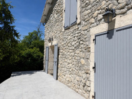 
                                                                                        Vente
                                                                                         Domaine 230m2 sur 2 hectares de terrain