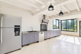 
                                                                                        Vente
                                                                                         Domaine avec gîte et écuries