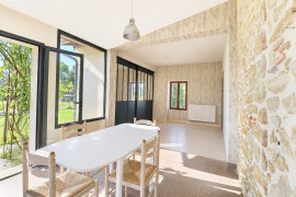 
                                                                                        Vente
                                                                                         Domaine avec gîte et écuries