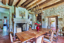 
                                                                                        Vente
                                                                                         DOMAINE HISTORIQUE région Toulouse (Tarn) 2.5 HA