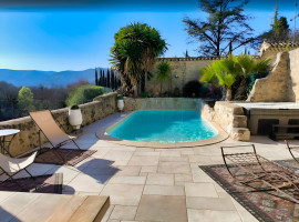 
                                                                                        Vente
                                                                                         DROME PROVENCALE DOMAINE D'EXCEPTION 15 HA