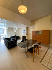 
                                                                                        Location
                                                                                         Duplex 70m2 / quartier piéton Fernand Lafargue
