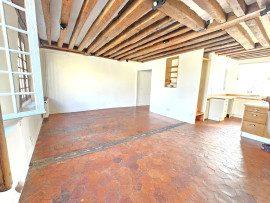 
                                                                                        Vente
                                                                                         Duplex atypique en dernier étage