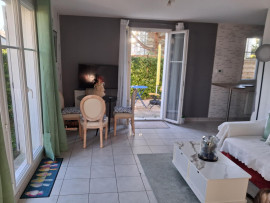 
                                                                                        Location
                                                                                         Duplex avec jardin 😊.