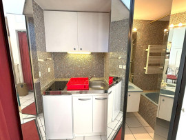 
                                                                                        Location
                                                                                         Duplex chauffé et rénové en quartier résidentiel