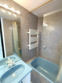 
                                                                                        Location
                                                                                         Duplex chauffé et rénové en quartier résidentiel