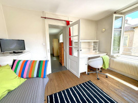 
                                                                                        Location
                                                                                         Duplex chauffé et rénové en quartier résidentiel
