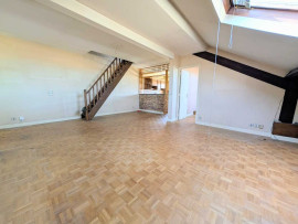 
                                                                                        Vente
                                                                                         Duplex dernier étage à La Varenne