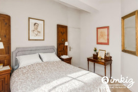 
                                                                                        Vente
                                                                                         Duplex dernier étage centre historique