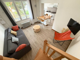 
                                                                                        Location
                                                                                         Duplex F2 meublé dans rue calme