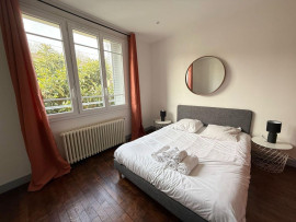 
                                                                                        Location
                                                                                         Duplex F2 meublé dans rue calme