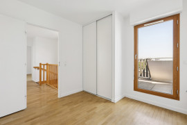 Vente
Duplex familial au dernier étage avec terrasses !