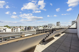 Vente
Duplex familial au dernier étage avec terrasses !