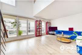 
                                                                                        Vente
                                                                                         Duplex rooftop avec terrasses et balcon.