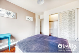 
                                                                                        Vente
                                                                                         Duplex rooftop avec terrasses et balcon.