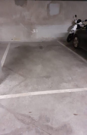 
                                                                                        Vente
                                                                                         Duplex rooftop avec terrasses et balcon.