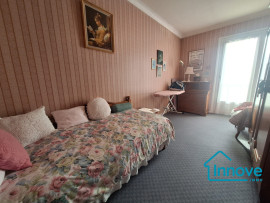 
                                                                                        Vente
                                                                                         Elancourt : Maison récente avec 4 chambres/1 grenier aménageab