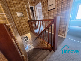 
                                                                                        Vente
                                                                                         Elancourt : Maison récente avec 4 chambres/1 grenier aménageab