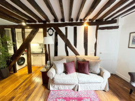 Location
Elegant 2-Bedroom Apartment in a Prime Location close to Place des Vosges (loyer tout inclus)