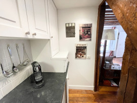 Location
Elegant 2-Bedroom Apartment in a Prime Location close to Place des Vosges (loyer tout inclus)