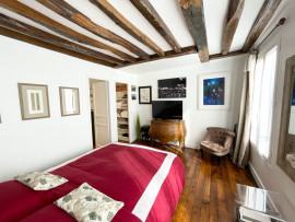Location
Elegant 2-Bedroom Apartment in a Prime Location close to Place des Vosges (loyer tout inclus)