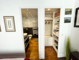Location
Elegant 2-Bedroom Apartment in a Prime Location close to Place des Vosges (loyer tout inclus)