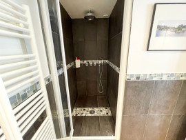 Location
Elegant 2-Bedroom Apartment in a Prime Location close to Place des Vosges (loyer tout inclus)