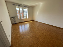 
                                                                                        Location
                                                                                         Élégant 2 pièces plein sud toutes commidites