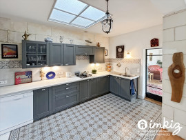 Vente
Elegante maison en pierre , 3 grande chambre aérée