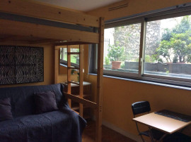 
                                                                        Location
                                                                         Emplacement exceptionnel en rez de jardin