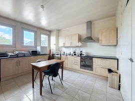 Vente
Emplacement hyper centre