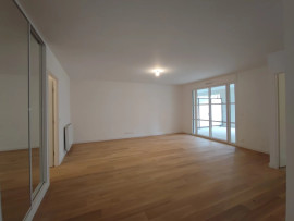 
                                                                                        Location
                                                                                         Emplacement n°1 pour ce bel appartement avec jardin privatif