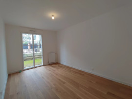 
                                                                                        Location
                                                                                         Emplacement n°1 pour ce bel appartement avec jardin privatif