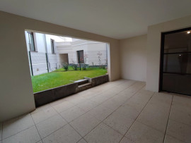 
                                                                                        Location
                                                                                         Emplacement n°1 pour ce bel appartement avec jardin privatif