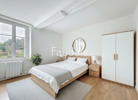 
                                                                                        Vente
                                                                                         Ensemble de 2 maisons avec revenus locatifs   192 m2   10 mi
